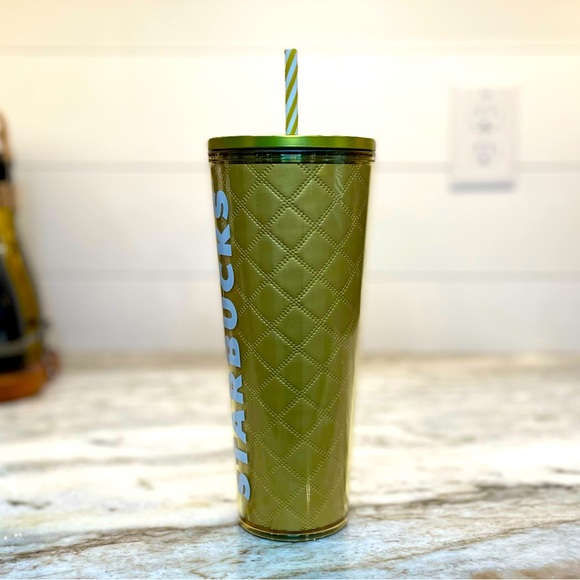 NWT STARBUCKS 2024 Holiday Gold Metallic Quilt 24oz Venti Cold Cup - Picture 4 of 8